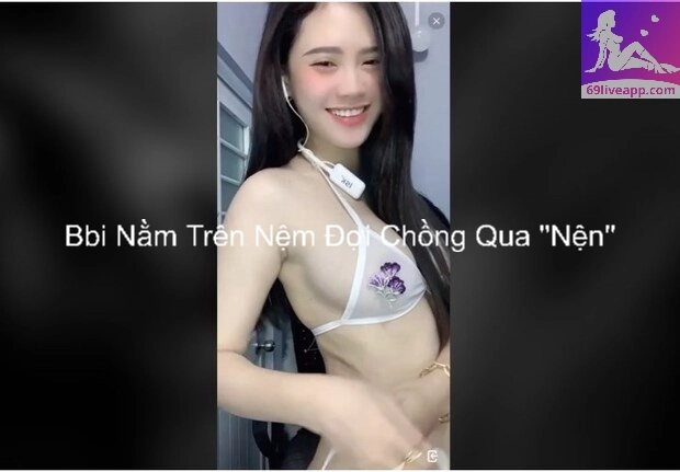 Bbi Nằm Trên Nệm Đợi Chồng Qua ''Nện'' 3