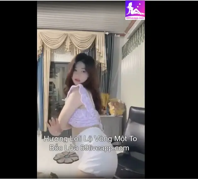 Hương Loli Lộ Vòng Một To Bốc Lửa 3